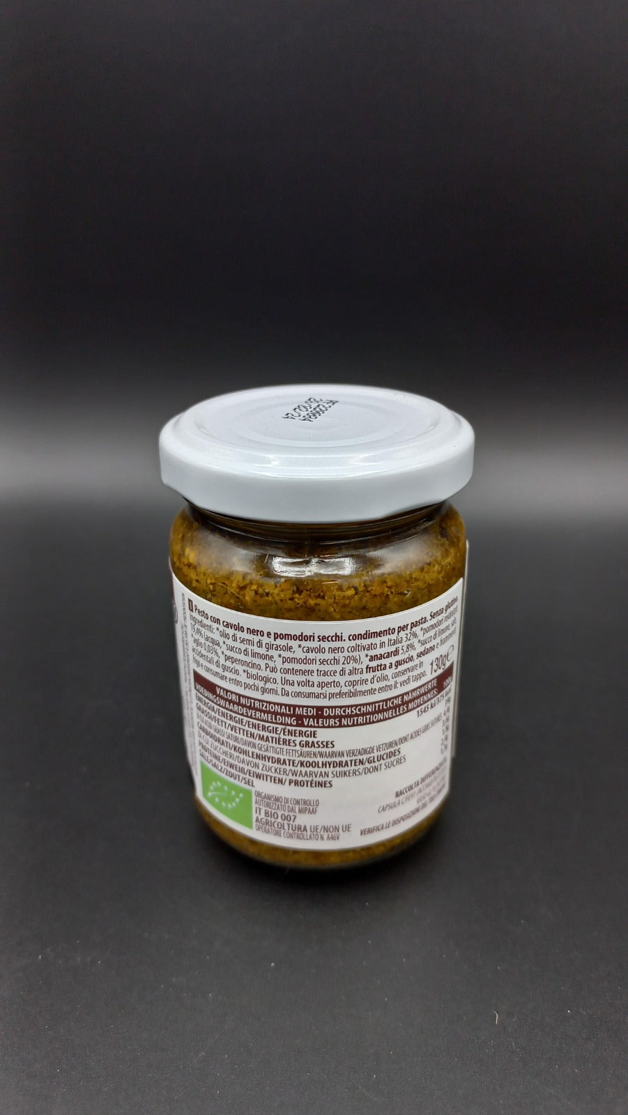 Pesto con cavolo nero e pomodori secchi - Il Nutrimento